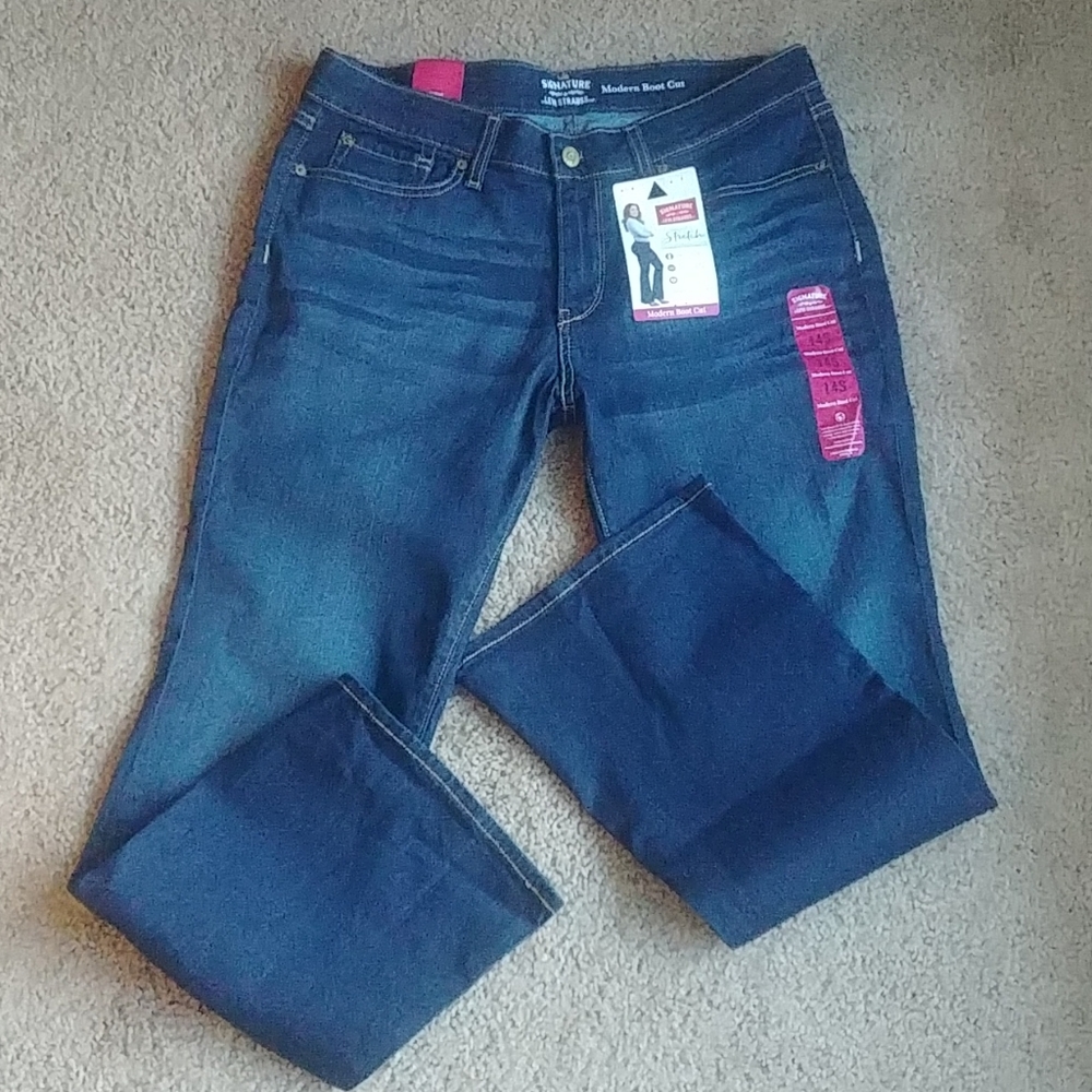 Levi's Strauss size 14 short boot cut